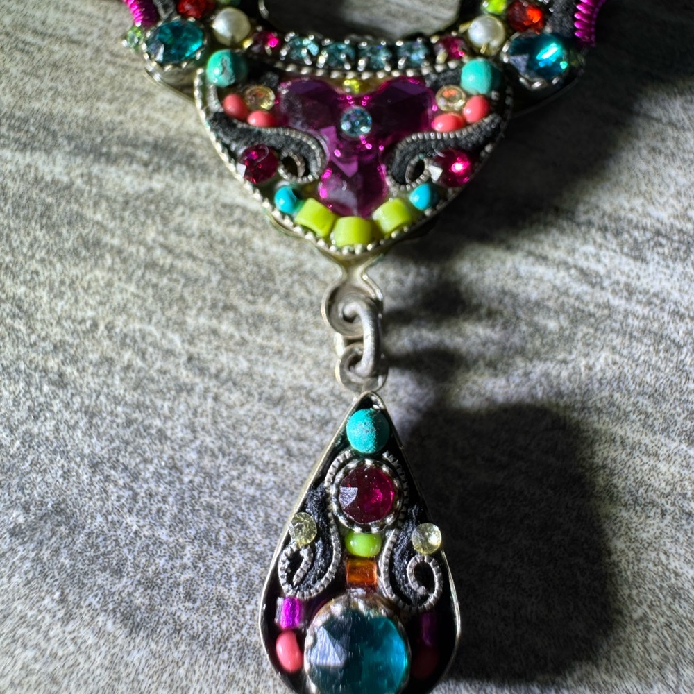 Vintage Firefly Necklace - Picture 6 of 8